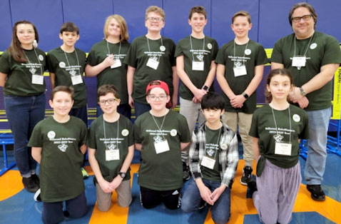 Group photo of Wellwood Middle School's robotics team