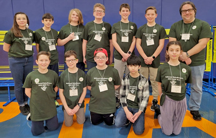 Wellwood Middle School's robotics team photo