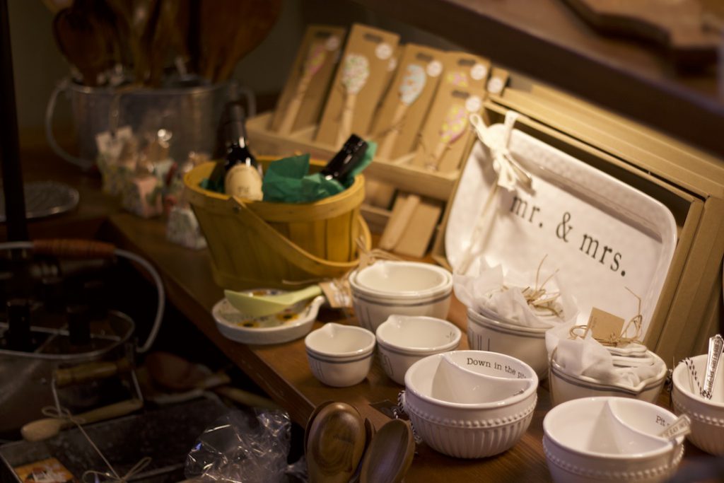 a table display of kitchenware
